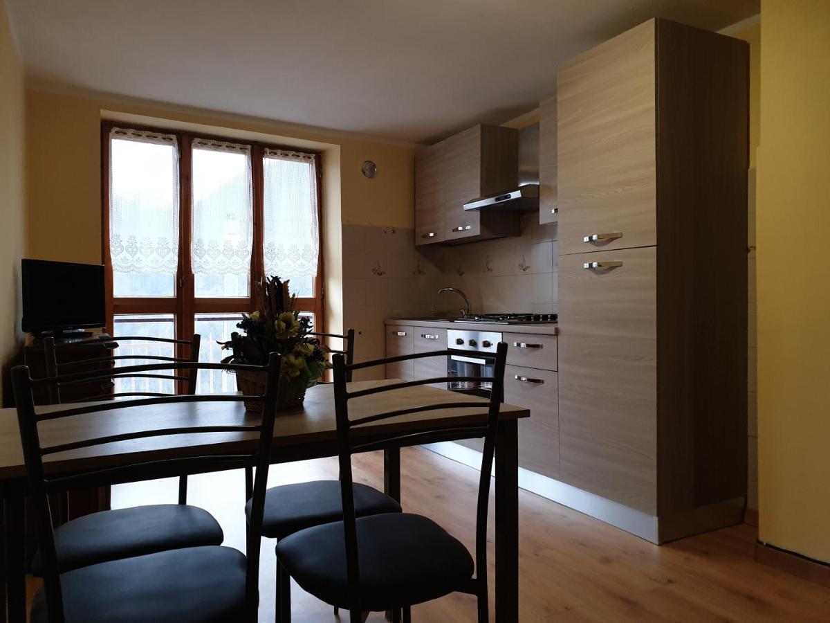Casa Le Rondini Lägenhet Mezzenile Exteriör bild