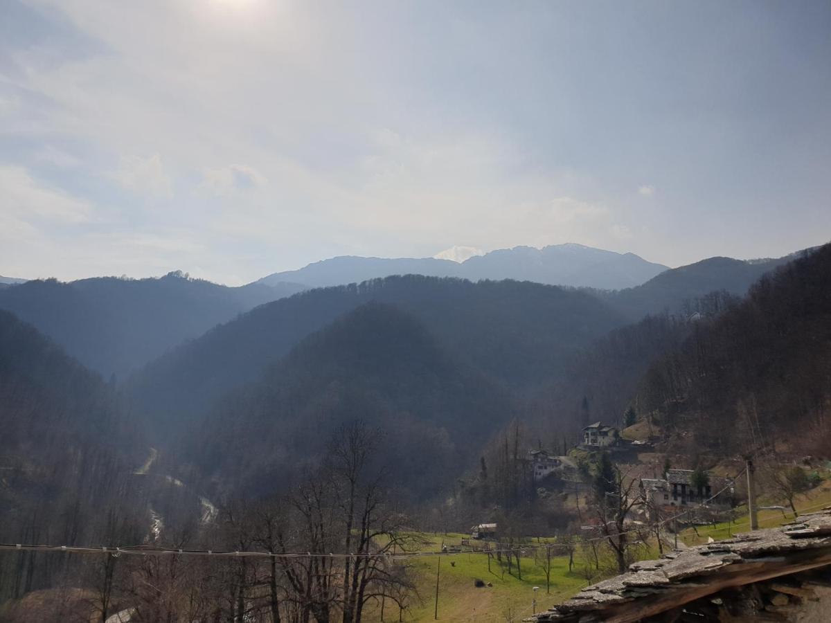 Casa Le Rondini Lägenhet Mezzenile Exteriör bild