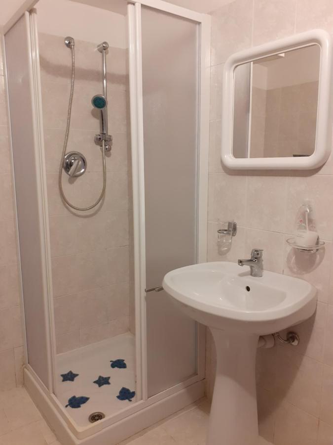 Casa Le Rondini Lägenhet Mezzenile Exteriör bild