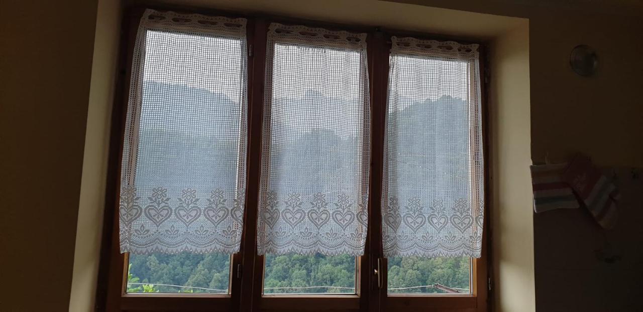 Casa Le Rondini Lägenhet Mezzenile Exteriör bild