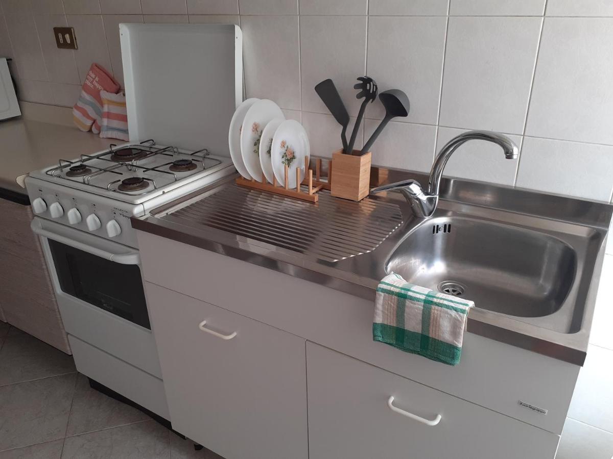 Casa Le Rondini Lägenhet Mezzenile Exteriör bild