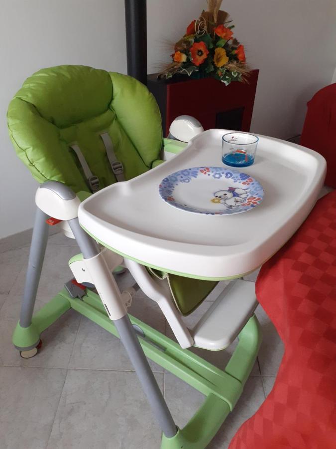 Casa Le Rondini Lägenhet Mezzenile Exteriör bild