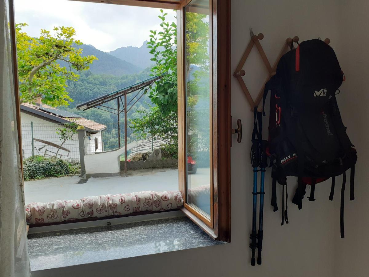 Casa Le Rondini Lägenhet Mezzenile Exteriör bild